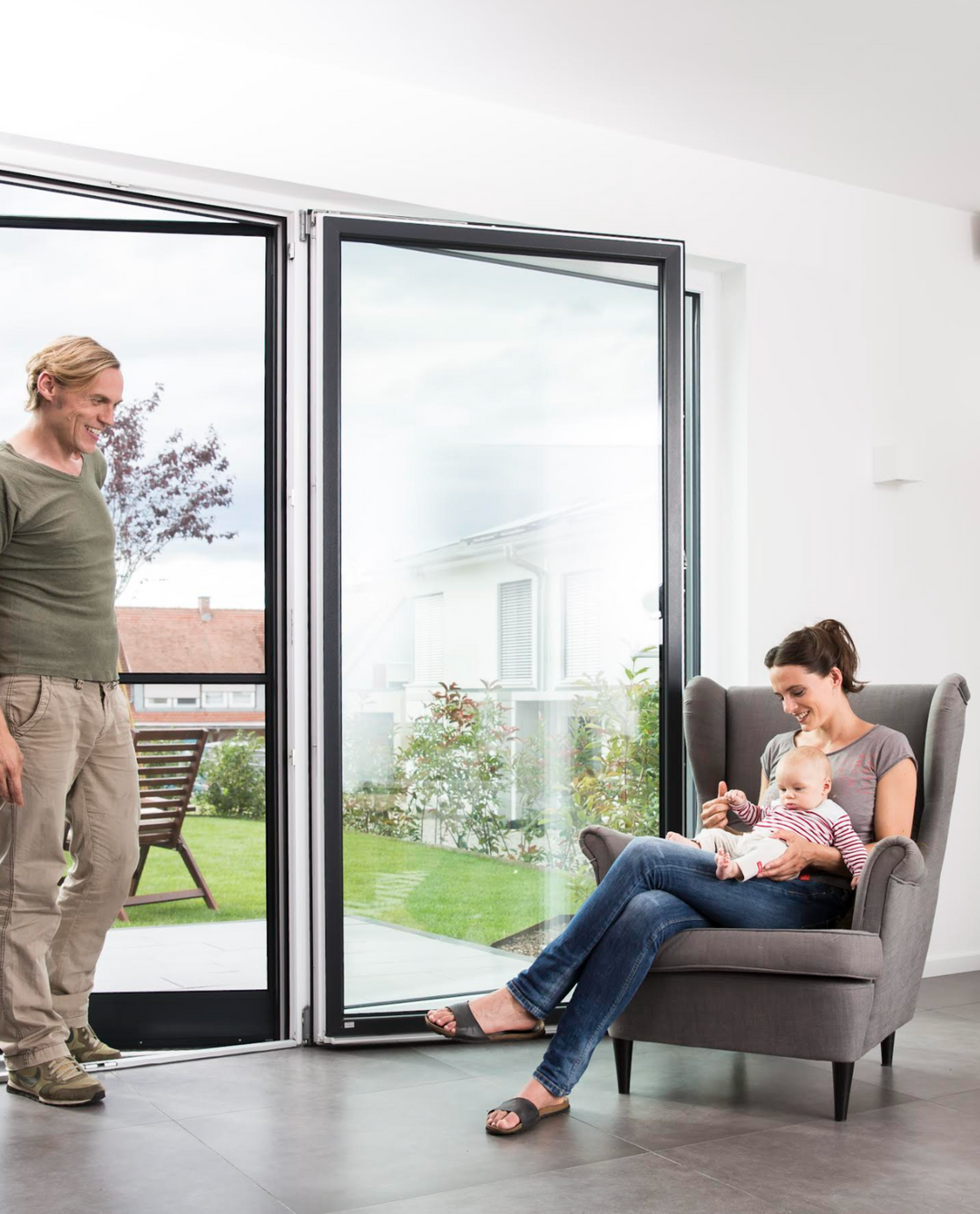 Fliegengitter Drehtür DT3.10 von Neher, montiert in die Mauerleibung, für Balkon und Terrasse, Montage ohne Bohren, Online-Shop Insekten bleiben draussen