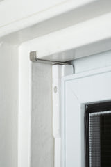 Neher Insektenschutz-Spannrahmen SP5/10 für halbflächenversetzte und flächenversetzte Fenster, maßgefertigt, Befestigung mit Winkellasche, Online-Shop Insektenbleibendraussen.de
