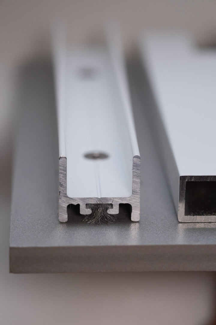 Insektenschutz-Schiebetür ST3/4, 1-flüglig mit 1-facher Laufschiene oben, 2-facher Laufschiene unten und seitlich offen, für Balkon und Terrasse, maßgefertigt, Online-Shop Insekten bleiben draussen