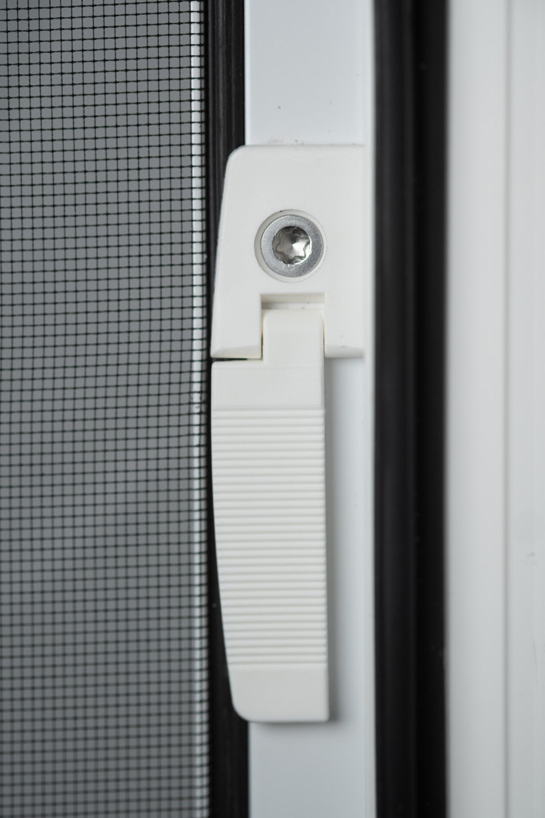 Insektenschutz-Spannrahmen SP2.1 für flächenbündige und flächenversetzte Fenster